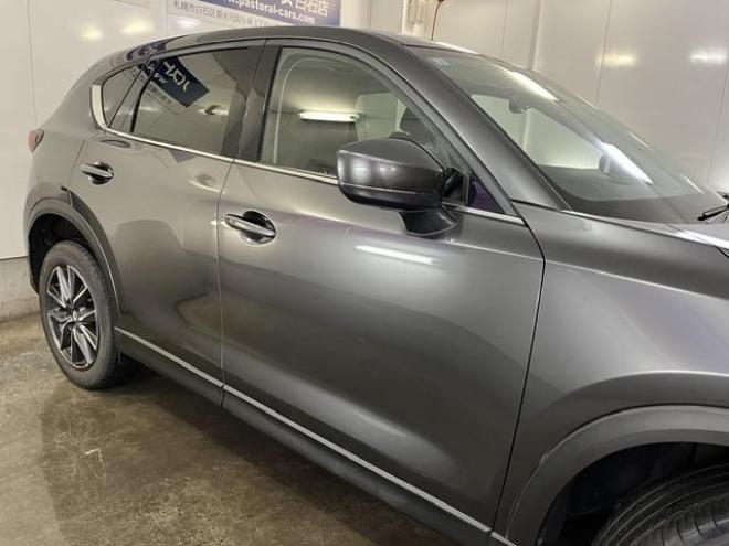 CX-5ＸＤ　Ｌパッケージ　本州仕入　寒冷地仕様　禁煙車　ヘッドアップディスプレイ　レーダークルーズ　車線逸脱警報　純正１９インチＡＷ　社外１７ＡＷ＋スタッドレスタイヤ付　パワートランク　純正ブラックレザーシート　ＥＴＣ　ＡＵＸ 4WD 2200 5Dr
