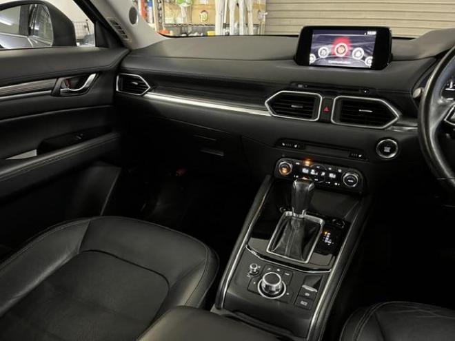 CX-5ＸＤ　Ｌパッケージ　本州仕入　寒冷地仕様　禁煙車　ヘッドアップディスプレイ　レーダークルーズ　車線逸脱警報　純正１９インチＡＷ　社外１７ＡＷ＋スタッドレスタイヤ付　パワートランク　純正ブラックレザーシート　ＥＴＣ　ＡＵＸ 4WD 2200 5Dr