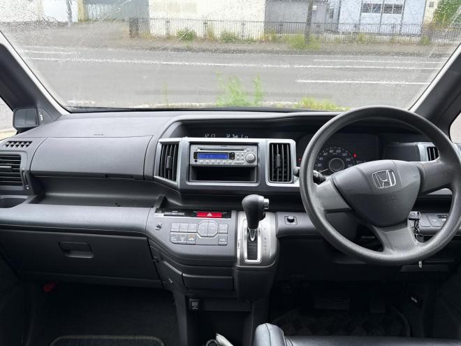 ステップワゴン2.0G Lパッケージ 4WD　ローンが不安な方＜優遇ローン＞　寒冷地仕様　社外ナビ　両側パワースライド 4WD 2000 5Dr