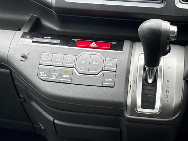 ステップワゴン2.0G Lパッケージ 4WD　ローンが不安な方＜優遇ローン＞　寒冷地仕様　社外ナビ　両側パワースライド 4WD 2000 5Dr