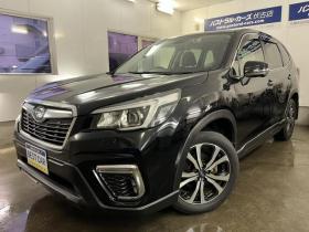 フォレスター　プレミアム　本州仕入　寒冷地仕様　禁煙車　アイサイト　ＸＭＯＤＥ　レーダークルーズ　純正１８インチＡＷ　社外１７ＡＷ＋スタッドレスタイヤ　パワーバックドア　純正ブラックハーフレザーシート　デジタルインナーミラー 4WD 2500 5Dr