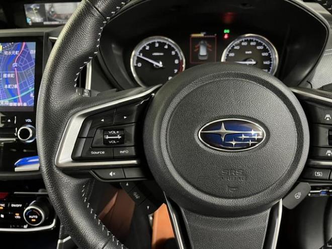 フォレスタープレミアム　本州仕入　寒冷地仕様　禁煙車　アイサイト　ＸＭＯＤＥ　レーダークルーズ　純正１８インチＡＷ　社外１７ＡＷ＋スタッドレスタイヤ　パワーバックドア　純正ブラックハーフレザーシート　デジタルインナーミラー 4WD 2500 5Dr