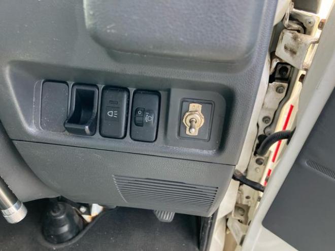 サンバートラック 　４ＷＤ　エアコン　パワステ　パワーウインドウ　コンテナ幌車　ハイルーフ幌車 4WD 660 2Dr