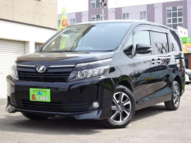 ヴォクシー2.0 V 4WD　保証1年/走行距離無制限　4WD　両側パワースライドドア　ALPINE　BIGX　9型ナビ　地デジ　バックカメラ　Bluetooth接続　フリップダウンモニター　オートマチックハイビーム　前後ドライブレコーダー　冬タイヤ付き 2000