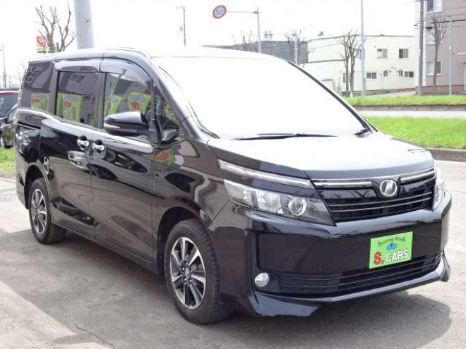 ヴォクシー2.0 V 4WD　保証1年/走行距離無制限　4WD　両側パワースライドドア　ALPINE　BIGX　9型ナビ　地デジ　バックカメラ　Bluetooth接続　フリップダウンモニター　オートマチックハイビーム　前後ドライブレコーダー　冬タイヤ付き 2000