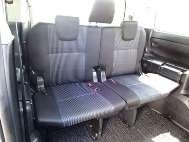ヴォクシー2.0 ZS 煌 4WD　本州車　保証1年/走行距離無制限　4WD　ワンオーナー　　両側パワースライドドア　純正ナビ　地デジ　バックカメラ　Bluetooth接続　フリップダウンモニター　LEDヘッドライト　ビルトインETC　冬タイヤ付き 2000