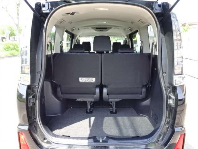 ヴォクシー2.0 ZS 煌 4WD　本州車　保証1年/走行距離無制限　4WD　ワンオーナー　　両側パワースライドドア　純正ナビ　地デジ　バックカメラ　Bluetooth接続　フリップダウンモニター　LEDヘッドライト　ビルトインETC　冬タイヤ付き 2000