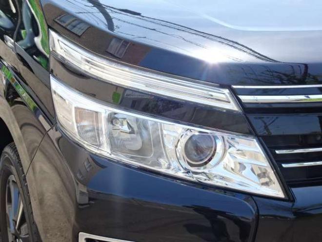 ヴォクシー2.0 ZS 煌 4WD　本州車　保証1年/走行距離無制限　4WD　ワンオーナー　　両側パワースライドドア　純正ナビ　地デジ　バックカメラ　Bluetooth接続　フリップダウンモニター　LEDヘッドライト　ビルトインETC　冬タイヤ付き 2000