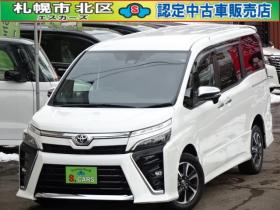 ヴォクシー　2.0 ZS 煌II 4WD　本州車　保証1年/走行距離無制限　4WD　後期型　トヨタセーフティセンス　両側パワースライドドア　純正ナビ　地デジ　バックカメラ　LEDヘッドライト　ビルトインETC　クルーズコントロール　冬タイヤ付属　USB接続 2000