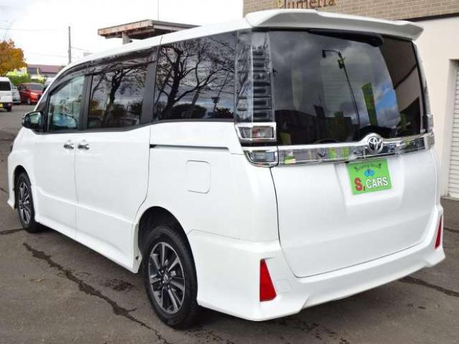 ヴォクシー2.0 ZS 煌II 4WD　本州車　保証1年/走行距離無制限　4WD　後期型　トヨタセーフティセンス　両側パワースライドドア　純正ナビ　地デジ　バックカメラ　LEDヘッドライト　ビルトインETC　クルーズコントロール　冬タイヤ付属　USB接続 2000