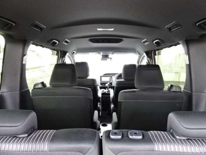 ヴォクシー2.0 ZS 煌II 4WD　本州車　保証1年/走行距離無制限　4WD　後期型　トヨタセーフティセンス　両側パワースライドドア　純正ナビ　地デジ　バックカメラ　LEDヘッドライト　ビルトインETC　クルーズコントロール　冬タイヤ付属　USB接続 2000