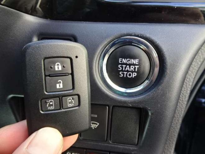 ヴォクシー2.0 ZS 煌II 4WD　本州車　保証1年/走行距離無制限　4WD　トヨタセーフティセンス　両側パワースライドドア　純正ナビ　ビルトインETC　LEDヘッドライト　純正16インチアルミホイール アイドリングストップ　スマートキー　冬タイヤ付 2000