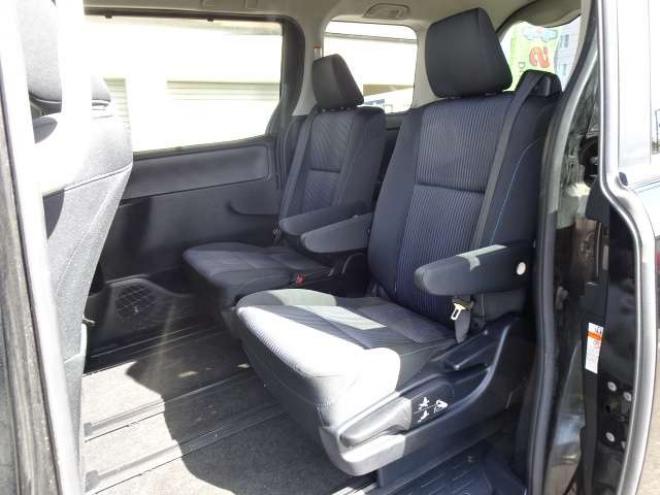 ヴォクシー2.0 ZS 煌II 4WD　本州車　保証1年/走行距離無制限　4WD　トヨタセーフティセンス　両側パワースライドドア　純正ナビ　ビルトインETC　LEDヘッドライト　純正16インチアルミホイール アイドリングストップ　スマートキー　冬タイヤ付 2000