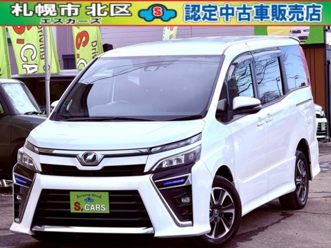 ヴォクシー2.0 ZS 4WD　本州車　保証1年/走行距離無制限　4WD　後期型　トヨタセーフティセンス　両側パワースライドドア　純正ナビ　地デジ　バックカメラ　8人乗り　社外テールレンズ　ビルトインETC　LEDヘッドライト　冬タイヤ付属 2000