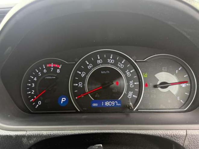 ヴォクシー2.0 ZS 4WD　本州車　保証1年/走行距離無制限　4WD　後期型　トヨタセーフティセンス　両側パワースライドドア　純正ナビ　地デジ　バックカメラ　8人乗り　社外テールレンズ　ビルトインETC　LEDヘッドライト　冬タイヤ付属 2000