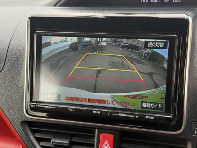 ヴォクシー2.0 ZS 4WD　本州車　保証1年/走行距離無制限　4WD　後期型　トヨタセーフティセンス　両側パワースライドドア　純正ナビ　地デジ　バックカメラ　8人乗り　社外テールレンズ　ビルトインETC　LEDヘッドライト　冬タイヤ付属 2000