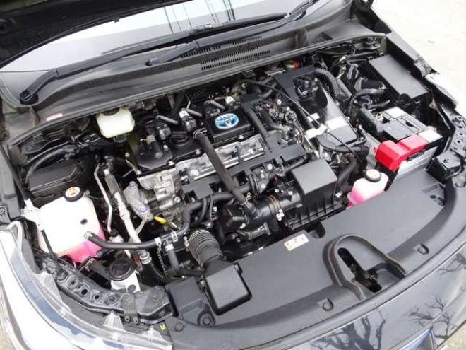 カローラツーリング　1.8 ハイブリッド WxB E-Four 4WD　ハイブリッド保証2年/走行距離無制限　4WD　トヨタセーフティセンス　9型ナビ　バックカメラ　BSM　HUD　シートヒーター　ステアリングヒーター フォグランプ 前後ドライブレコーダー　ブレーキホールド　冬タイヤ付 1800