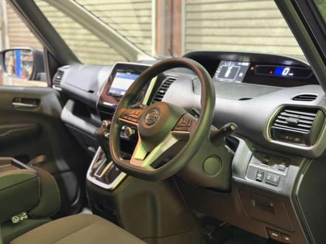 セレナ2.0 XV 4WD　防錆塗装4WDTVナビBカメETCドラレコ 2000