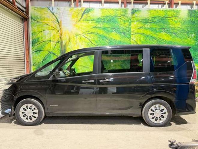 セレナ2.0 XV 4WD　防錆塗装4WDTVナビBカメETCドラレコ 2000