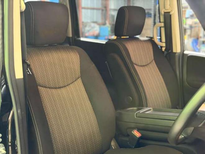 セレナ2.0 ハイウェイスター Vセレクション+Safety 4WD　防錆塗装4WDTVナビBカメETC 2000