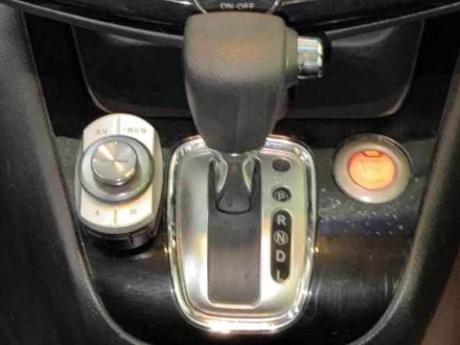 セレナ2.0 ハイウェイスター Vセレクション+Safety 4WD　防錆塗装4WDTVナビBカメETC 2000