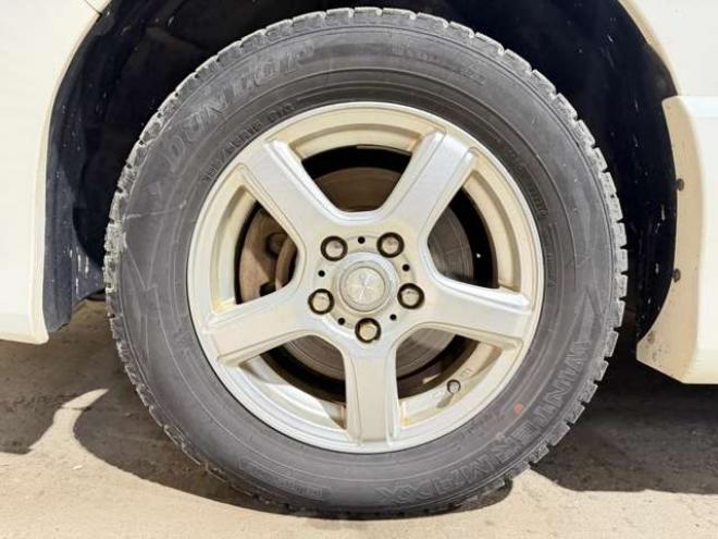 セレナ2.0 ハイウェイスター Vセレクション 4WD　防錆塗装4WDTVナビETC積込タイヤ 2000