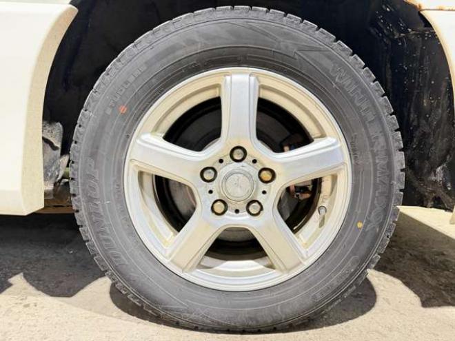 セレナ2.0 ハイウェイスター Vセレクション 4WD　防錆塗装4WDTVナビETC積込タイヤ 2000