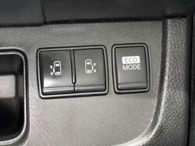 セレナ2.0 ハイウェイスター Vセレクション 4WD　防錆塗装4WDTVナビETC積込タイヤ 2000