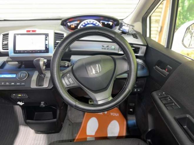 フリード1.5 G ジャストセレクション 4WD　防錆塗装4WDTVナビETC 1500