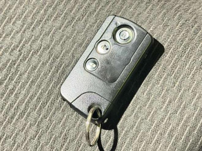 フリード1.5 G ジャストセレクション 4WD　防錆塗装4WDTVナビETC 1500
