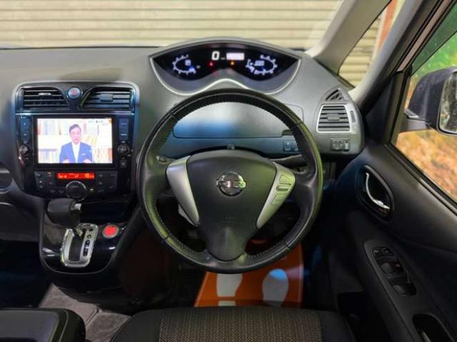 セレナ2.0 ハイウェイスター 4WD　防錆塗装4WDTVナビBカメエンスタETC後席モニタ 2000