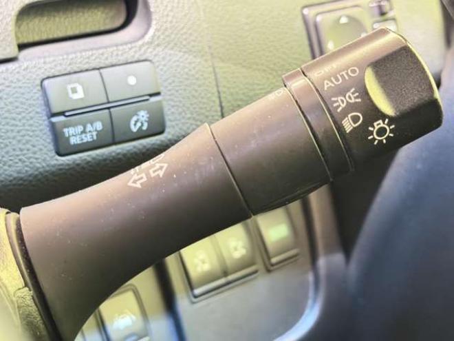 セレナ2.0 ハイウェイスター 4WD　防錆塗装4WDTVナビBカメエンスタETC後席モニタ 2000
