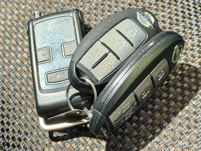 セレナ2.0 ハイウェイスター 4WD　防錆塗装4WDTVナビBカメエンスタETC後席モニタ 2000