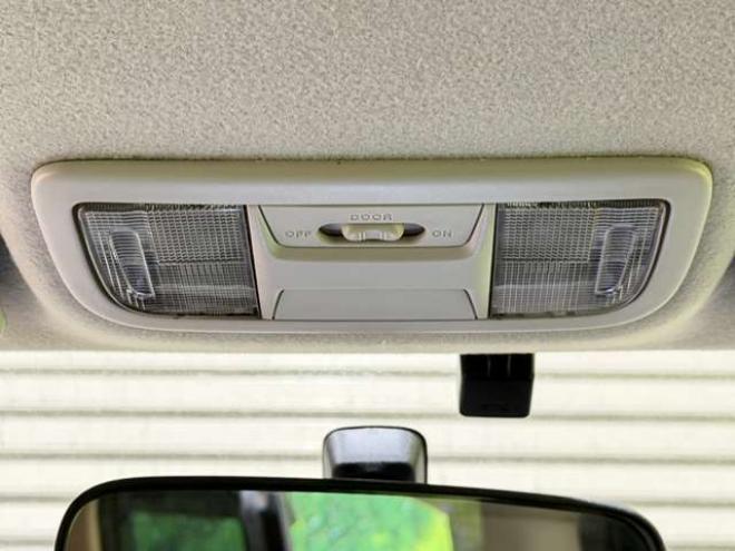 ステップワゴン2.0 G HIDエディション 4WD　防錆塗装4WDTVナビBカメETC 2000