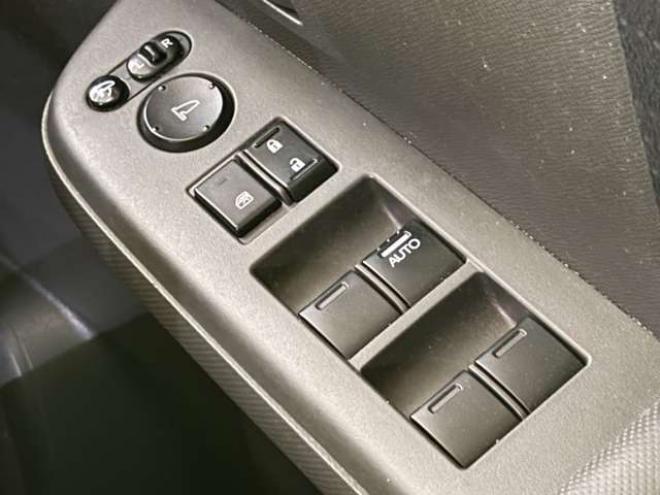 ステップワゴン2.0 G HIDエディション 4WD　防錆塗装4WDTVナビBカメETC 2000