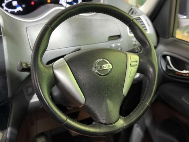 セレナ2.0 ハイウェイスター 4WD　防錆塗装4WDBluetoothオーディオCDスマキーエンスタドラレコ 2000