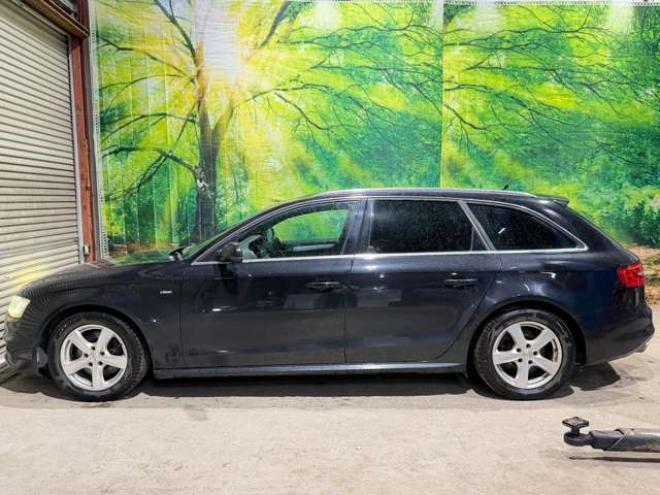 アウディA4アバント 2.0 TFSI クワトロ Sラインパッケージ 4WD　防錆塗装4WDTVナビBカメエンスタETC 正規輸入車 2000