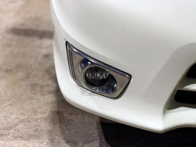セレナ2.0 ハイウェイスター Vセレクション+Safety 4WD　防錆塗装4WD 2000