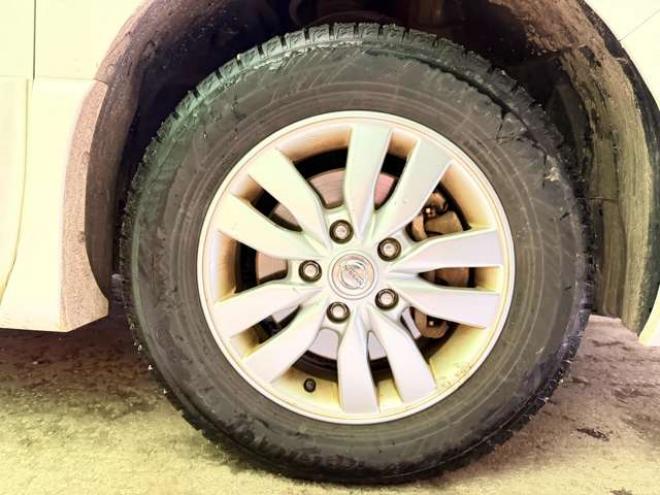 セレナ2.0 ハイウェイスター Vセレクション+Safety 4WD　防錆塗装4WD 2000