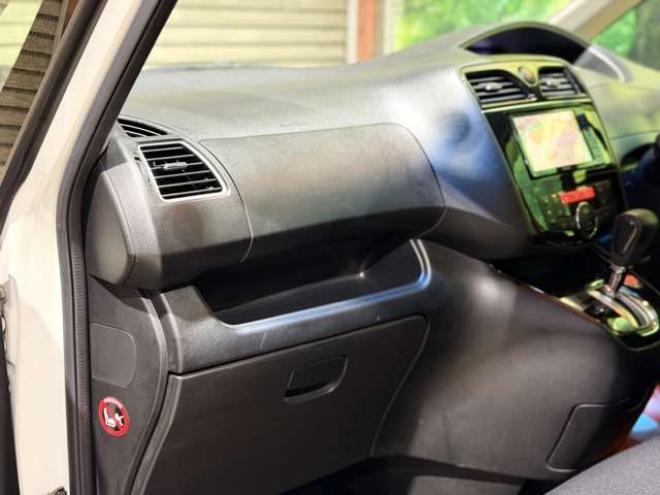セレナ2.0 ハイウェイスター Vセレクション+Safety 4WD　防錆塗装4WD 2000