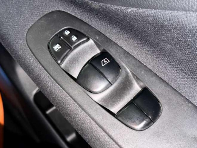 セレナ2.0 ハイウェイスター Vセレクション+Safety 4WD　防錆塗装4WD 2000