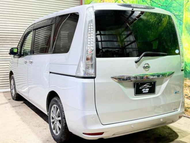 セレナ2.0 20X Vセレクション+Safety アンシャンテ セカンドスライドUP AセーフティPKG 4WD　防錆塗装4WDTVナビBカメエンスタETC積込タイヤ 2000
