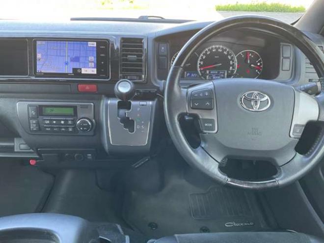 ハイエースバン2.7 スーパーGL ダークプライムII ワイド ミドルルーフ ロングボディ 4WD　TOYOオープンカントリーR/T215/65R16　ナイトロパワーM29スティンガー16インチAW　ワンオーナー　社外ナビTV　両側パワースライドドア　ETC　Pivot製クルコン　Tom's製テールライト　JAOS リヤスキッドバー 2700