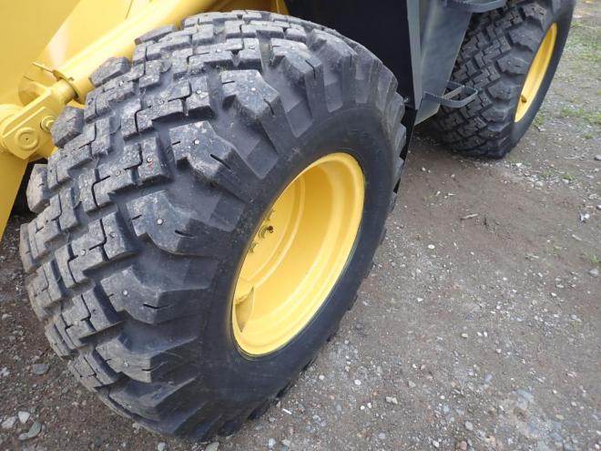 ホイールローダWA80-3　スノースパイクタイヤ　苫小牧ヤード