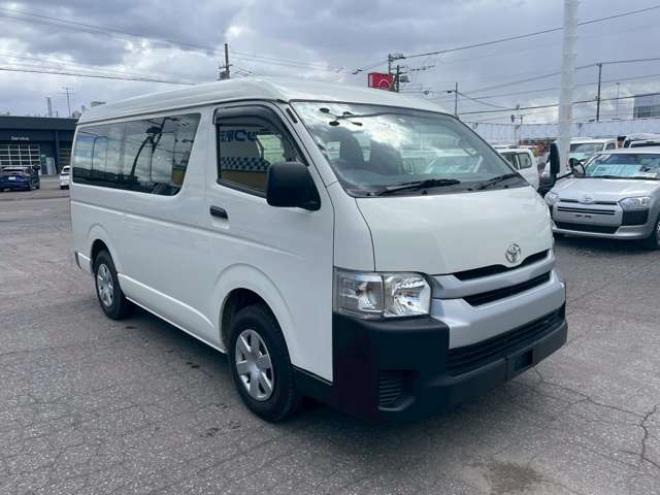 ハイエース2.7 DX ロング ミドルルーフ 4WD　4WD　社外ナビ　ドラレコ　リアヒーター 2700