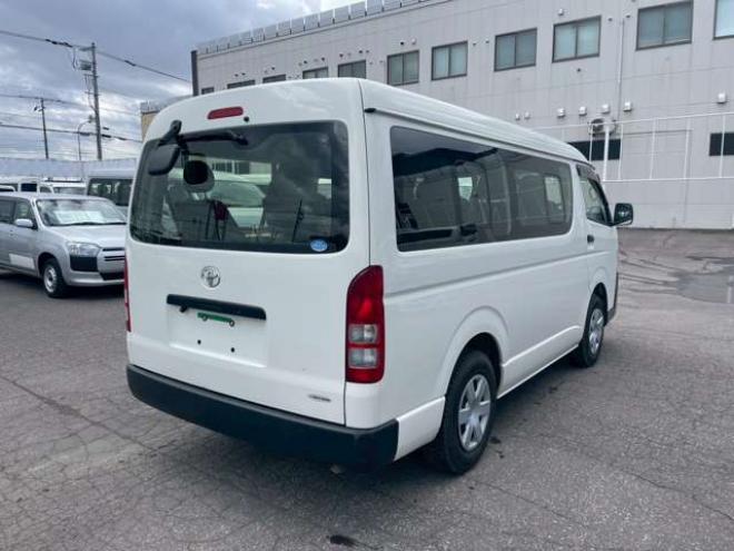 ハイエース2.7 DX ロング ミドルルーフ 4WD　4WD　社外ナビ　ドラレコ　リアヒーター 2700