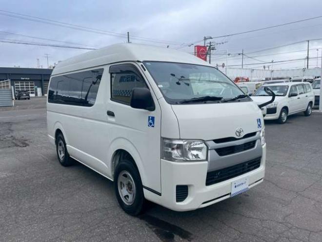 ハイエースバン2.8 ウェルキャブ Bタイプ ロング ディーゼルターボ 4WD　4WD　ウェルキャブBタイプ　10人乗り(車いす2基+8人)　トヨタセーフティセンス付　リアヒーター・クーラー 福祉車両 2800