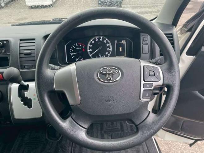 ハイエースバン2.8 ウェルキャブ Bタイプ ロング ディーゼルターボ 4WD　4WD　ウェルキャブBタイプ　10人乗り(車いす2基+8人)　トヨタセーフティセンス付　リアヒーター・クーラー 福祉車両 2800