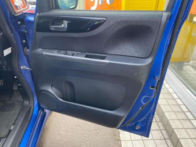 N-BOXカスタムG ターボ Lパッケージ 2トーンカラースタイル 4WD　1年走行距離無制限保証付/後期型/ナビ・フルセグTV/バックカメラ/ETC/前後ドライブレコーダー/キー2本/両側パワースライドドア/純正オールブラック15インチホイール/2トーンカラー/車検整備2年付/法定整備/修復歴無 660