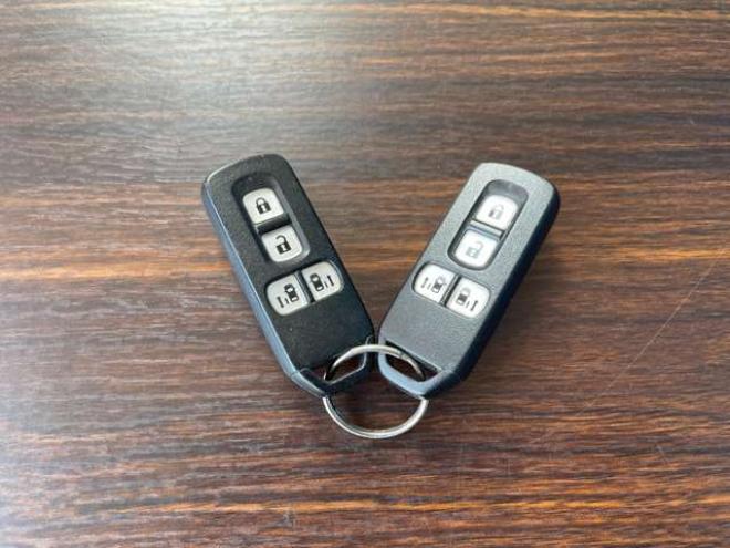 N-BOXカスタムG ターボ Lパッケージ 2トーンカラースタイル 4WD　1年走行距離無制限保証付/後期型/ナビ・フルセグTV/バックカメラ/ETC/前後ドライブレコーダー/キー2本/両側パワースライドドア/純正オールブラック15インチホイール/2トーンカラー/車検整備2年付/法定整備/修復歴無 660